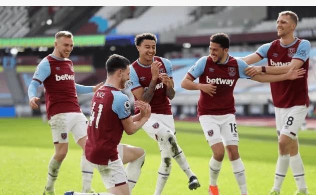 热刺125周年纪念：唯一赢得足总杯的业余队身披纯白球衣致敬历史